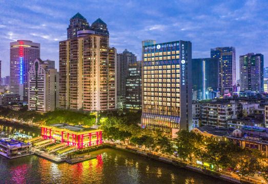 2. 아투어S 호텔,..