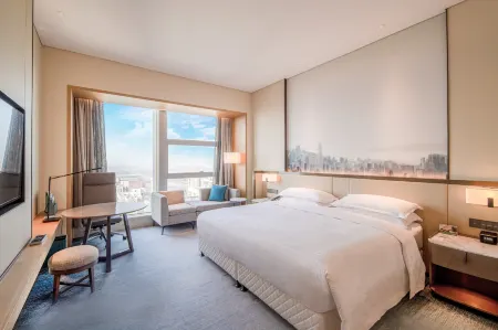 Four Points by Sheraton Wuhan Jiangxia Отели рядом с достопримечательностью «Wuhan Donghu University»