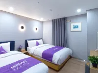 Brosis Hotel Hoteles cerca de Galería 604