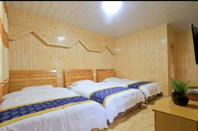 Aunt Peng's Homestay Hotels near Daguan Platform