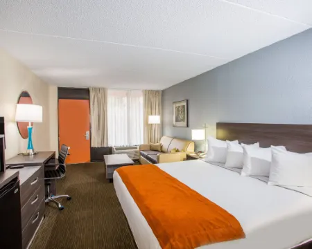 Days Inn & Suites by Wyndham Orlando Airport Hotels in Orange County
