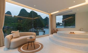 Yangshuo Minos Hotel (Shili Gallery Branch)