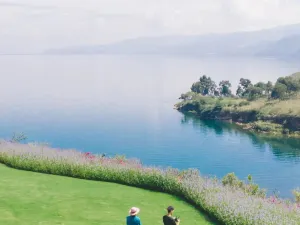 룽후 수칭 홀리데이 호텔 (무산후/우시엔호수 별빛 리조트)