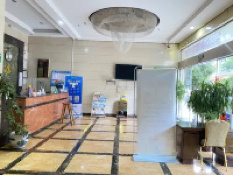 Yuemei Aiwei Hotel (Dejiang People's Hospital Branch)