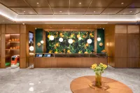 Orange Hotel (Wuhan Hankou Railway Station Fanhai CBD)
