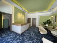 Box Space Homestay (Jingzhou University Town Vocational College)