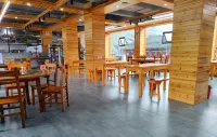 Menghui Furong Designer Hotel (Furongzhen Waterfall Branch)