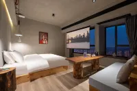 泥木·SKY CITY HOTEL(樂山高鐵世豪廣場店)