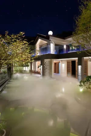 Huangshan Liyang View Hall (Tunxi Old Street Branch) Отели рядом с достопримечательностью «Cheng's Miyake»