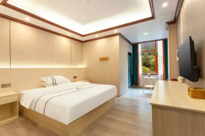 Yajiang Ah Maqing Hotel Hotels near Observation Deck of Pilgrim Eighteen Bends