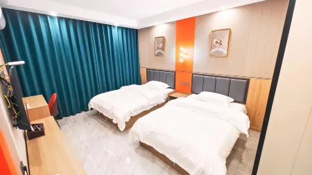 Dongchao Hotel Отели рядом с достопримечательностью «Jiangnan Diyijia Scenic Resort»