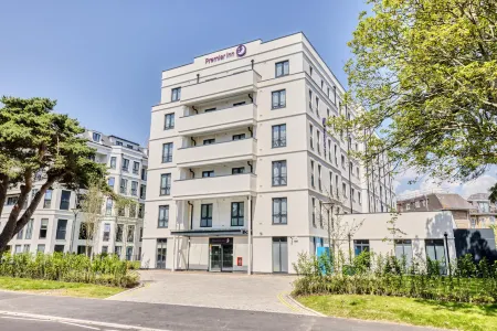 Premier Inn Bournemouth West Cliff Отели в г. Борнмут