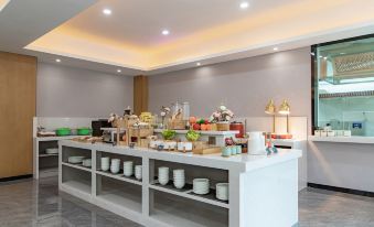 Country Inn & Suites by Radisson (Huai'an Lianshui RT-Mart Andong Road)