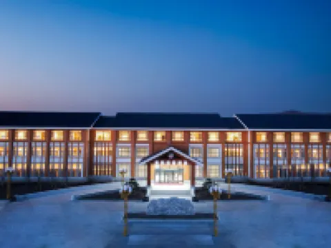 Liangtian Baishi Resort Hotels in Longjing