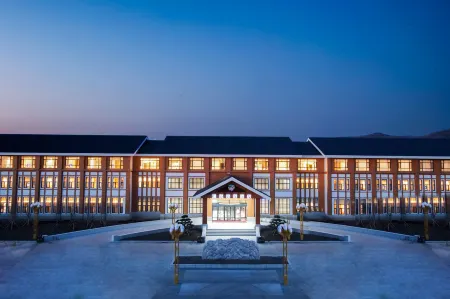 Liangtian Baishi Resort