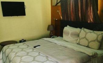 Shelvac Hotel - Housity