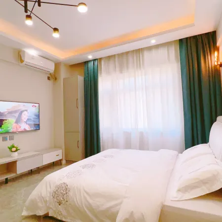 Huayang Nianhua Daily Rental Apartment (Mudanjiang Wanda Plaza)
