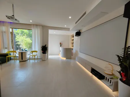 Xi'an Fengyu Xin She Private Hot Spring Homestay Отели рядом с достопримечательностью «Northwestern Polytechnical University (Chang'an Campus)»