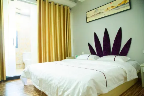 Yangxin Carnival Business Hotel