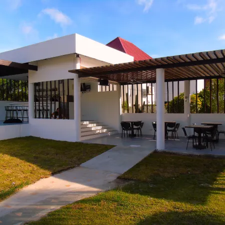 Phaidon Beach Resort