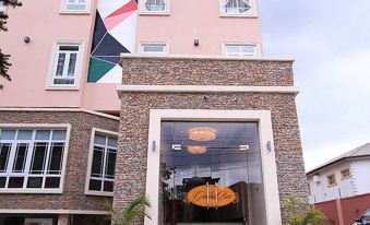Grand Bee Suites