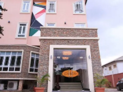 Grand Bee Suites فنادق في 