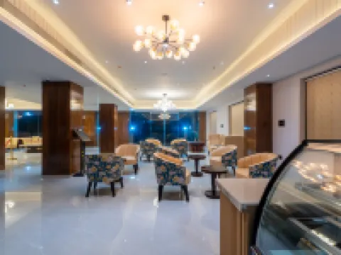 De Crown Inn Hotels in Tilottama