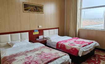 Qinhu Hotel