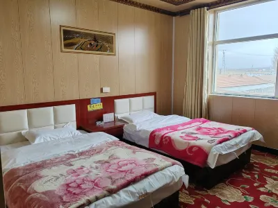 Qinhu Hotel
