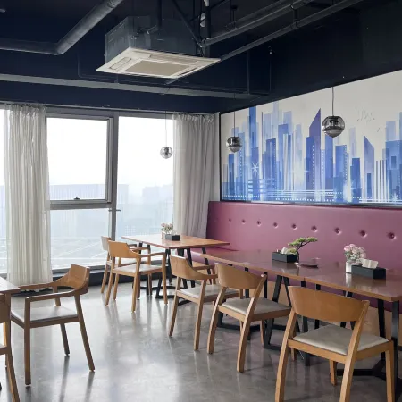 Tongren Mo Landi Concept Hotel (Chuandong University Town Branch)