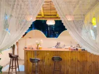 Moli Homestay, Turks County