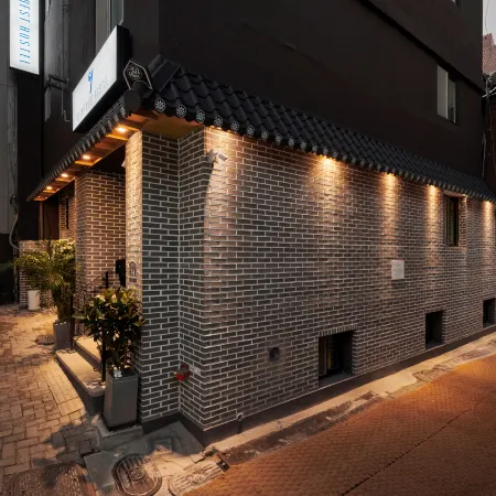 Eight Rest Hostel Myeong-dong