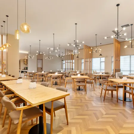 Meilun Hotel (Second Avenue Baihe Store, North Slope Distribution Center, Changbai Mountain)