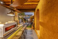 Chuye · Hearthside Tea Brewing · CafeCoco Designer Luxury Retreat (Lijiang Ancient Town Branch) - อ่างจากุชชี่