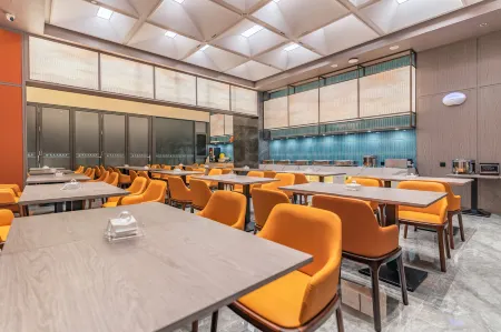 YULONG GARDEN HOTEL Отели рядом с достопримечательностью «Yunnan Vocational College of Mechanical and Electrical Technology»