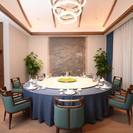 Huanghai Hotel (No.2 Bathing Beach‑Fisherman's Wharf Branch)