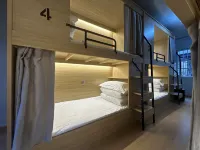 Unrestrained Youth Hostel