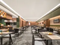 Huanxi Hotel (Xi'an Qiaozikou Subway Station Branch) Hotels near Lianhu