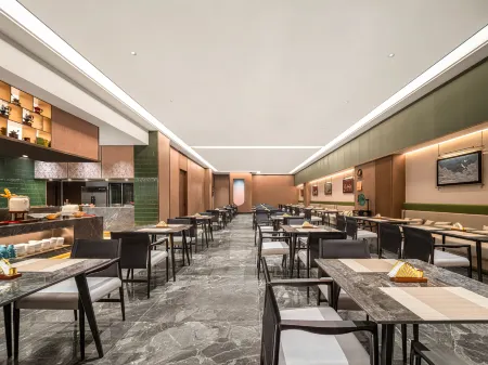 Huanxi Hotel (Xi'an Qiaozikou Subway Station Branch) Отели рядом с достопримечательностью «Xi'an Academy of Fine Arts»