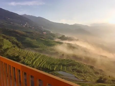 Longji Yuetian Homestay (Number One Viewing Platform) Отели рядом с достопримечательностью «Longji Ancient Zhuang Village»