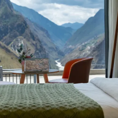 Shangri-La Central Tiger Leaping Canyon Dream Boutique B&B โรงแรมใกล้ส่วนกลางช่องเขาเสือกระโจน  แชงกรีลายูนนาน