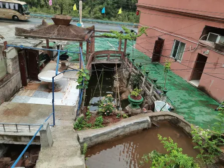 Lifeng Xigu Mountain Villa Отели рядом с достопримечательностью «Chishui Danxia Tourist Area Buddha Light Rock»