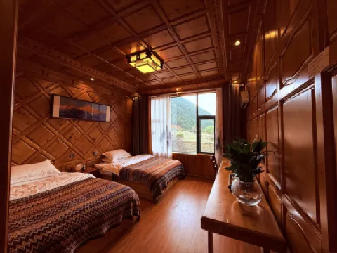 香格里拉央廓別院民宿 鄰近普達措國家公園的酒店