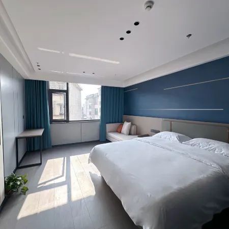 Violet Hotel