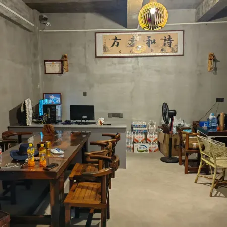Qinyunsheng Homestay (Qushan Island Shalong Beach)