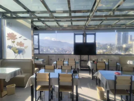 Lanping Huihong Hotel