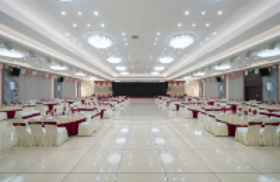 Lufeng Sanjia Garden Hotel