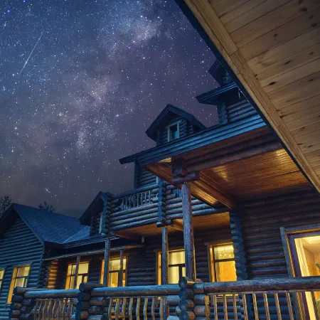 Mohe Arctic Village Songjian Yueju Luxury Wilderness Hotel