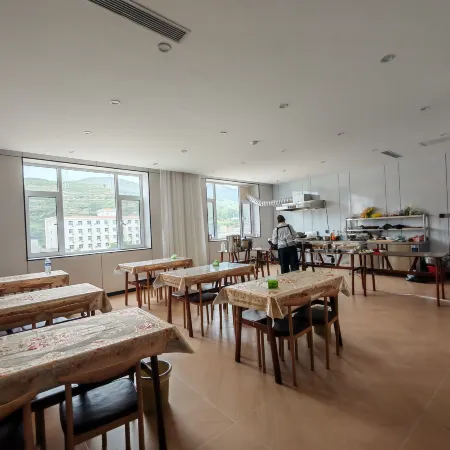 Ruifengju Smart Homestay