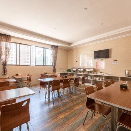Xinhao Holiday Hotel